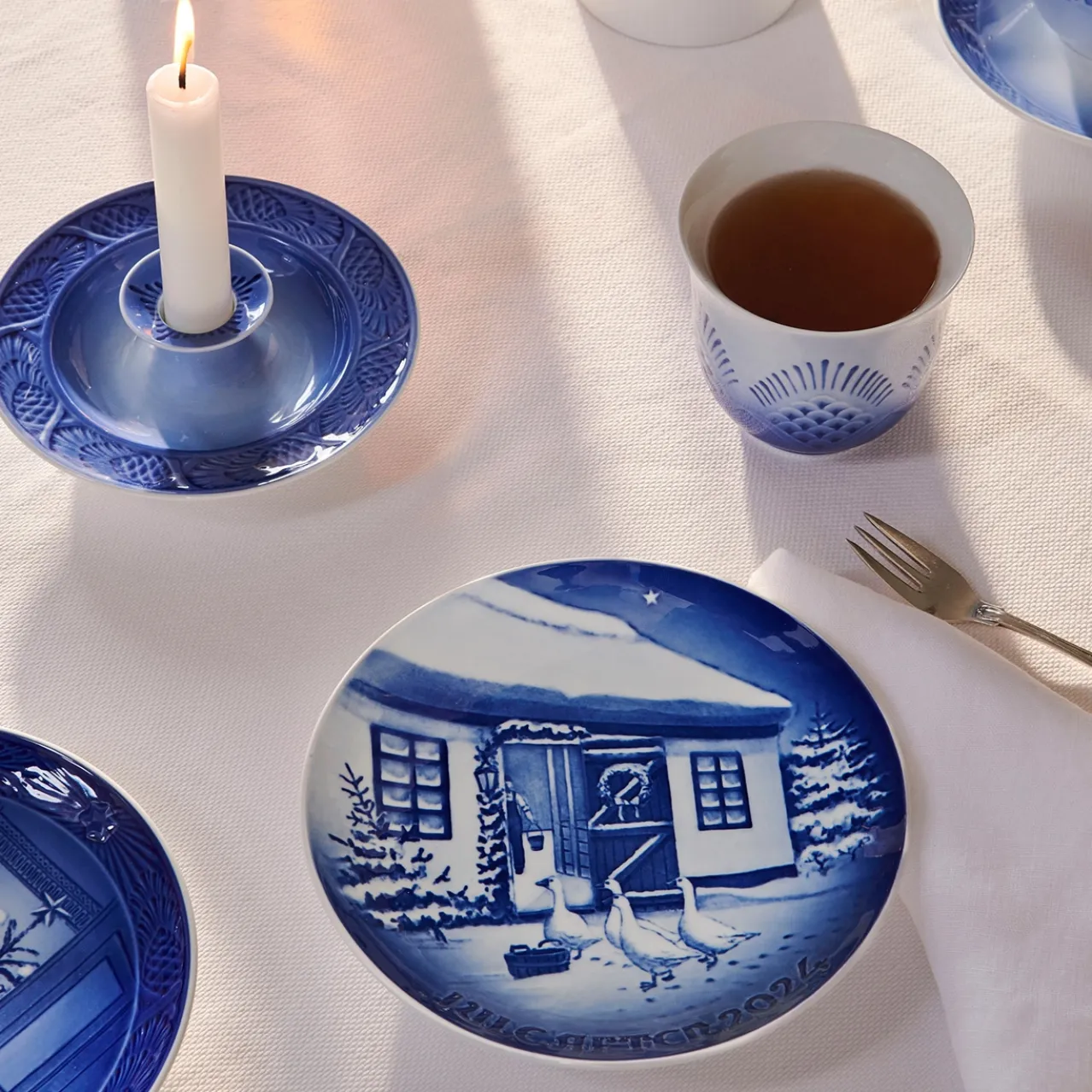 Bing & Grøndahl Christmas Plate 2024, Christmas in the Countryside, 18 cm