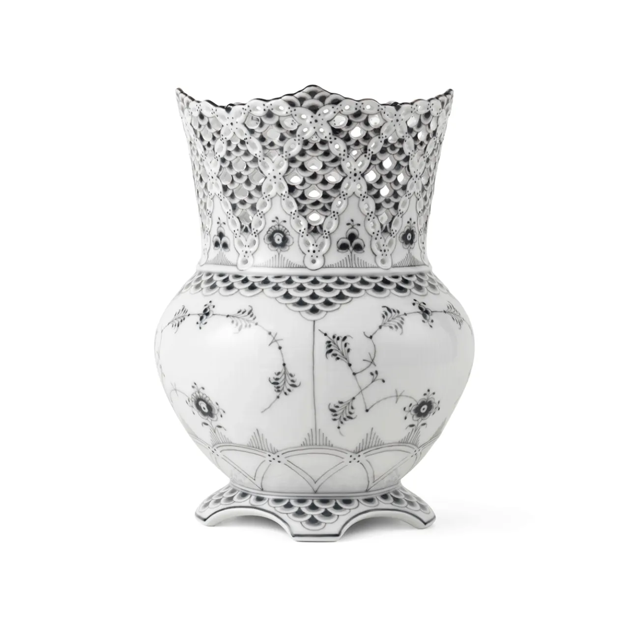 Black Fluted Full Lace Vase, 22 cm