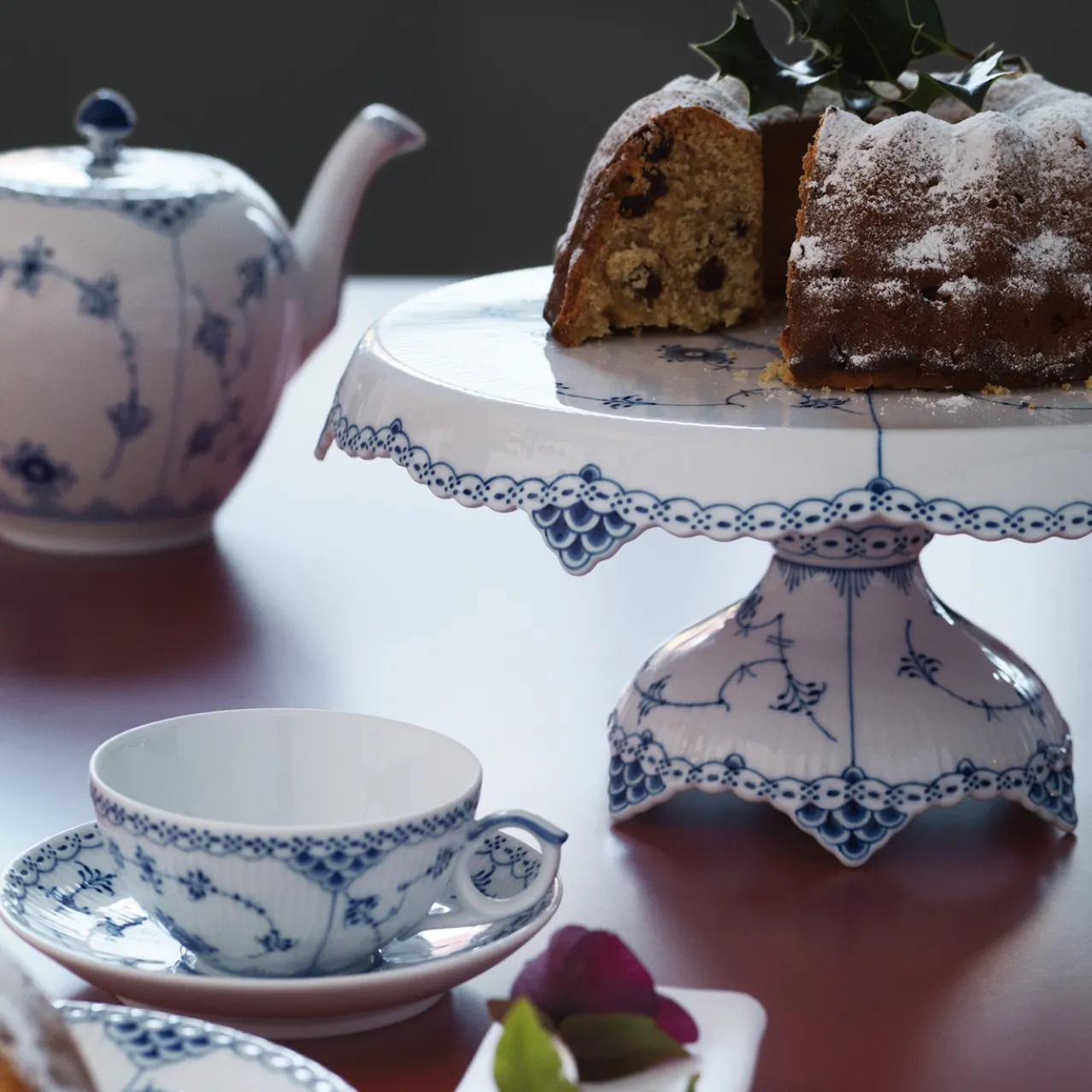 Blue Fluted Half Lace Dish on Stand, 31 cm