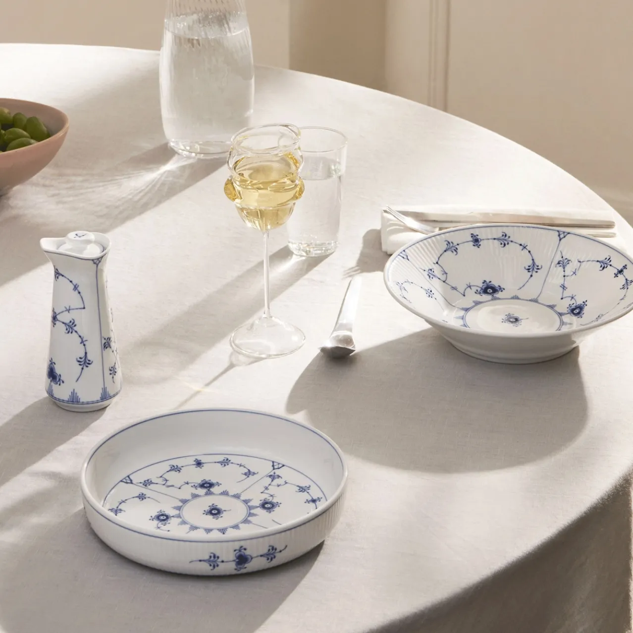 Blue Fluted Plain Ovenware, 18.5 cm