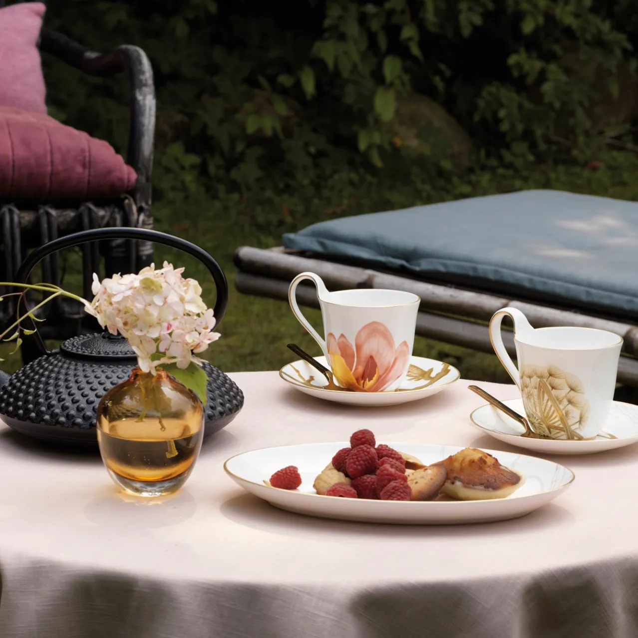 Flora High Handle Cup and Saucer, Magnolia, 27 cl