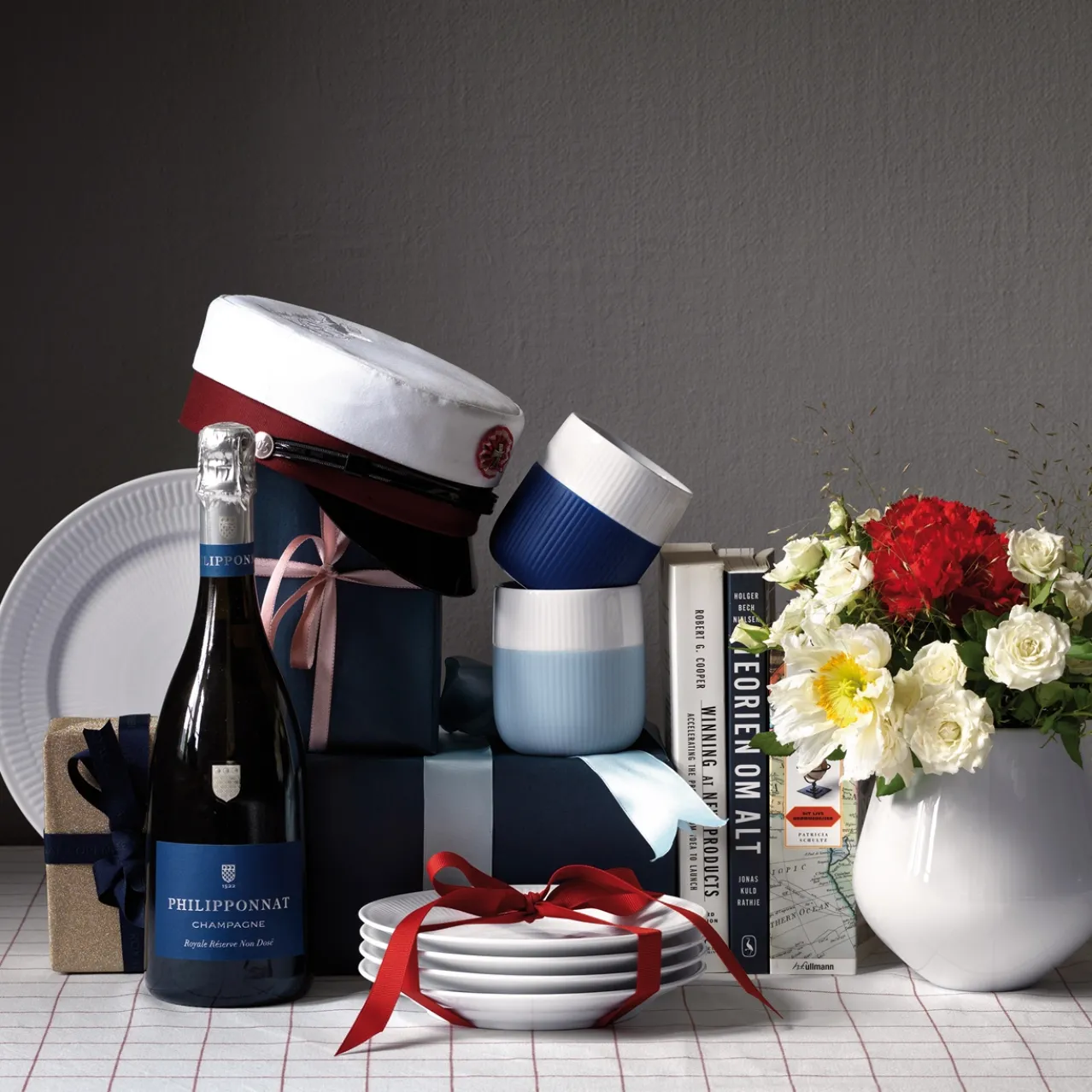 Fluted Contrast Mug, Mega Blue, 35 cl