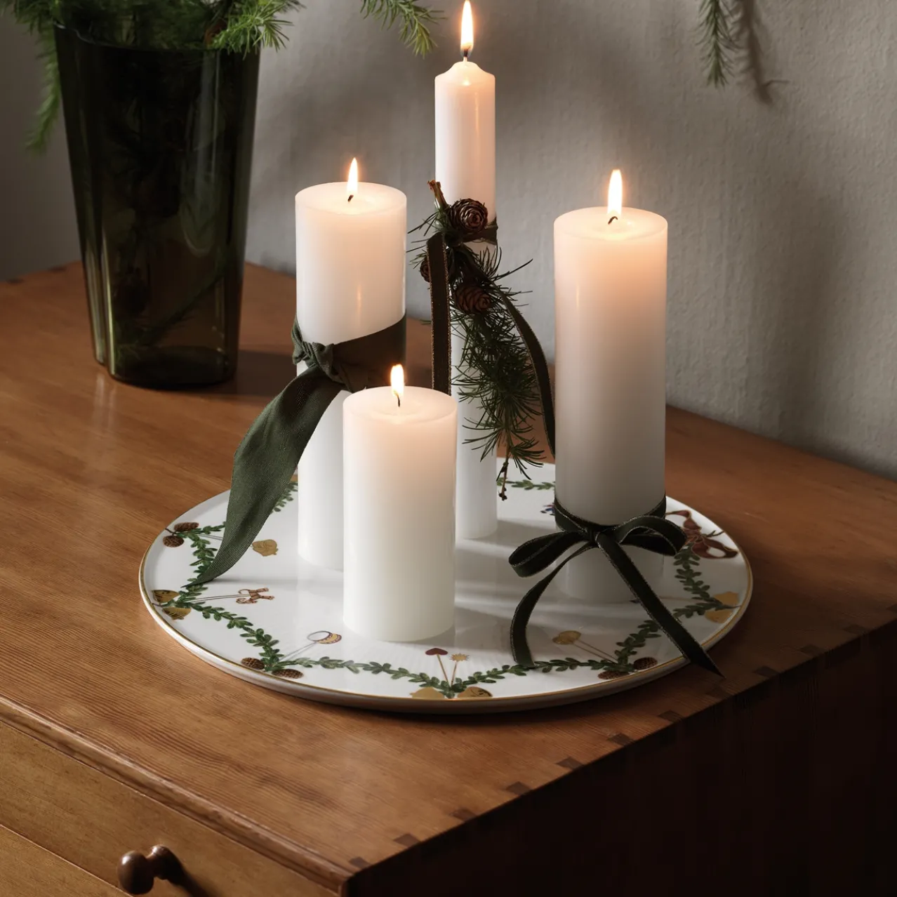 Star Fluted Christmas Dish, 32 cm