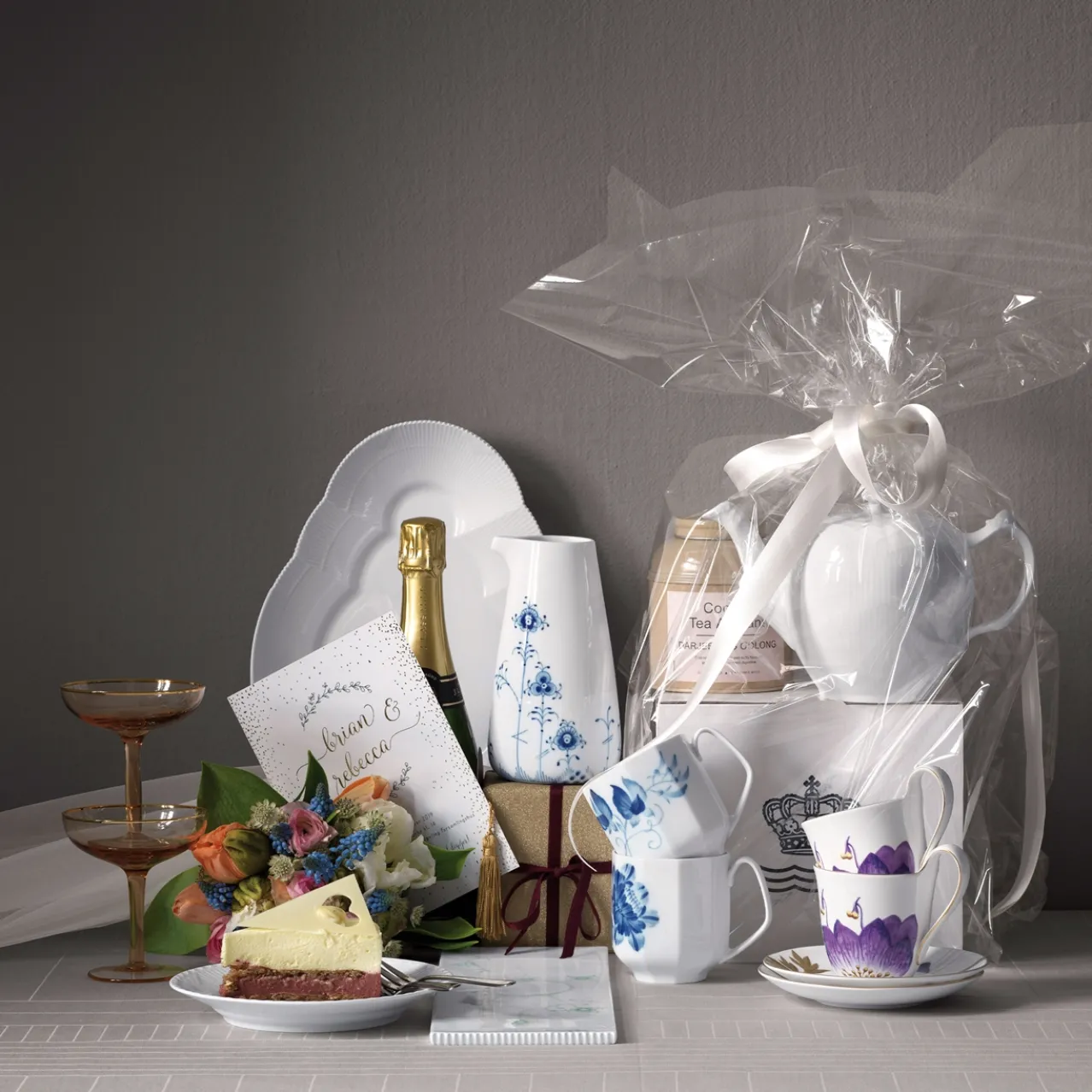 White Fluted Half Lace Teapot, 100 cl