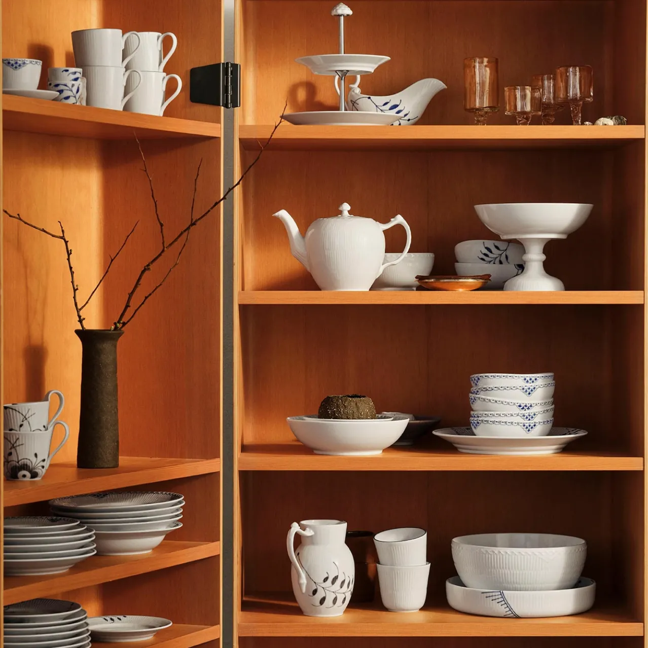 White Fluted Half Lace Teapot, 100 cl